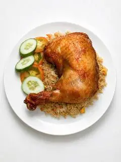 Hình ảnh Cơm gà xối mỡ góc tư