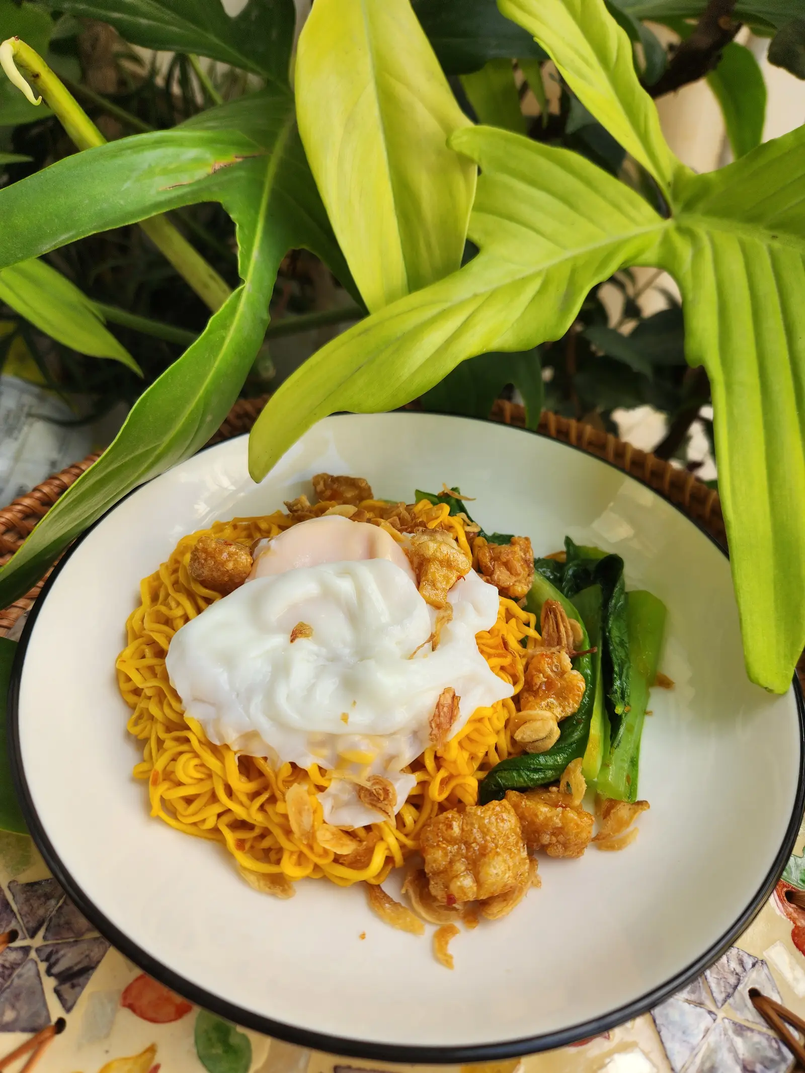 Hình ảnh Mỳ trứng trần chua cay