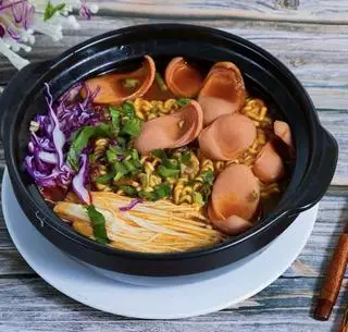 Hình ảnh mỳ cay xúc xích