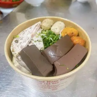 Hình ảnh Bún mọc tiết giò tai  + Coca