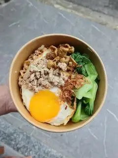 Hình ảnh Mỳ Trộn Trứng & Thịt Bằm