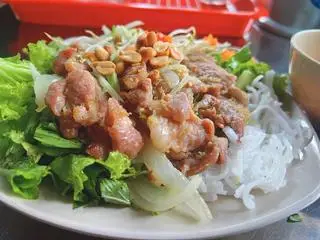 Hình ảnh Bún thịt xào miền tây