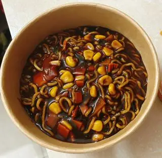 Hình ảnh Mì tương đen