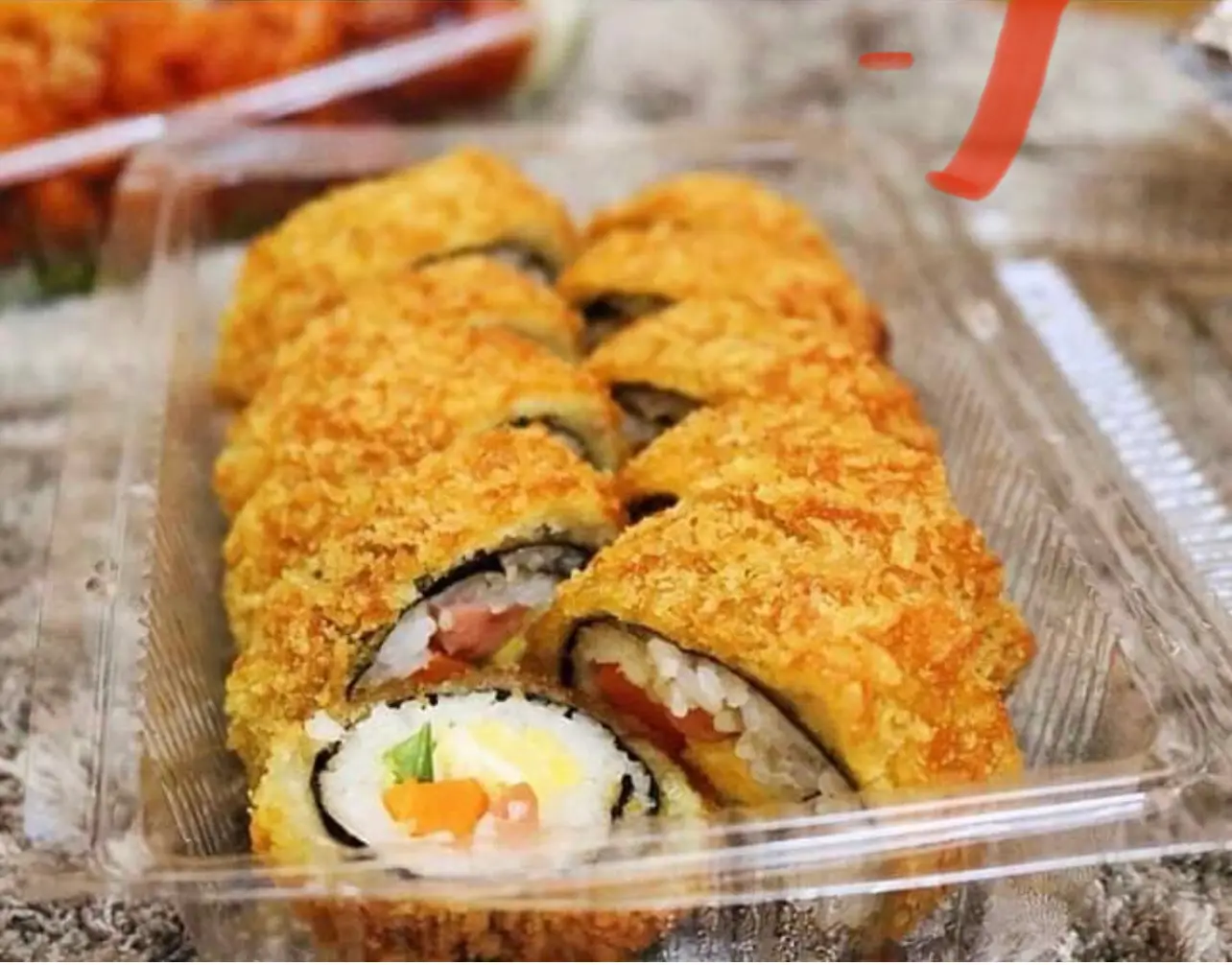 Hình ảnh Kimbap chiên - cơm cuộn Hàn Quốc chiên xù