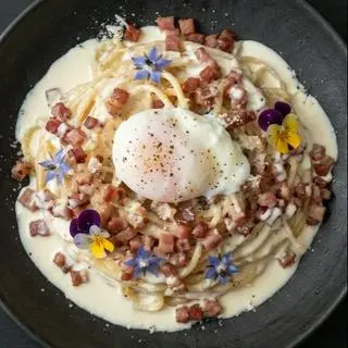 Hình ảnh Mì Ý cabonara phô mai parmesan 