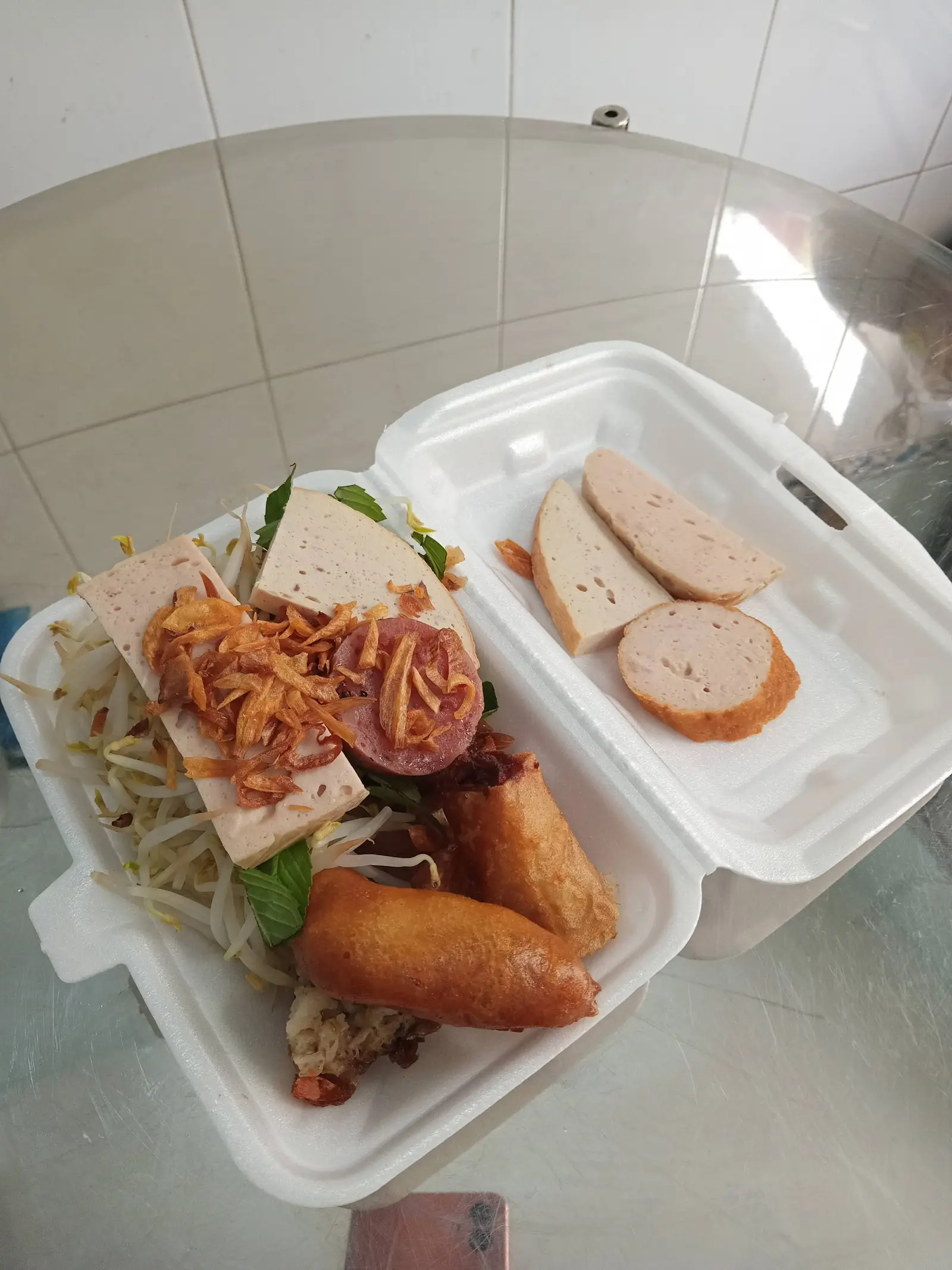 Hình ảnh Combo bánh cuốn full topping - chả - khăn lạnh