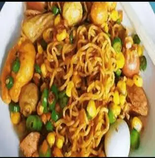 Hình ảnh Mì trộn đầy đủ