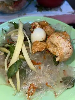 Hình ảnh Bánh Tráng Dẻo Sương Trộn Da Heo Trứng Cút