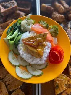 Hình ảnh Cơm chả rong biển chay
