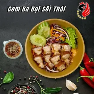Hình ảnh Cơm Ba Rọi Da Giòn Sốt Thái
