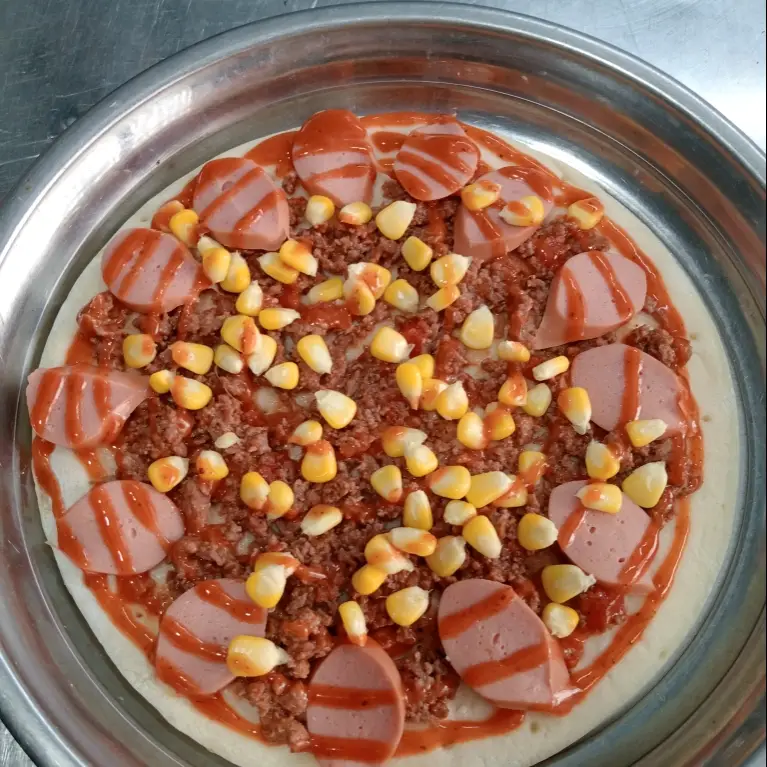 Hình ảnh Pizza xúc xích - bò - bắp