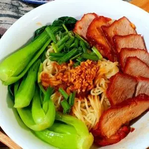 Hình ảnh Mì trộn sốt chua cay 
