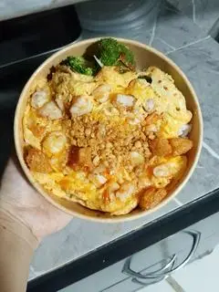 Hình ảnh Cơm trộn tôm phủ trứng