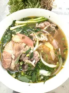 Hình ảnh Bún Bò Tái - Giò - Gân