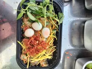 Hình ảnh bánh tráng trộn trứng cut,khô bò