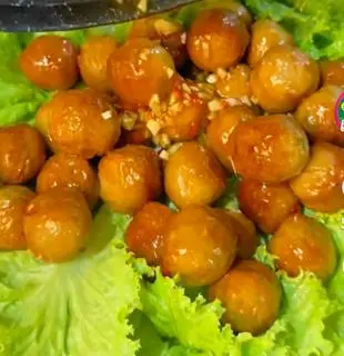 Hình ảnh cơm thập cẩm+ bò viên sốt đậm vị