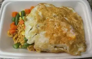 Hình ảnh Mì trộn trứng ốp
