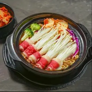 Hình ảnh Mì lẩu Thái bò Mỹ cuộn nấm