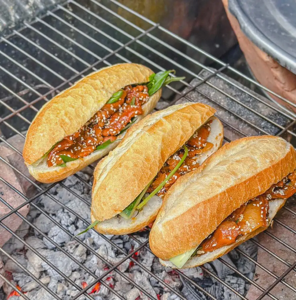 Hình ảnh Bánh mì patte thịt xíu