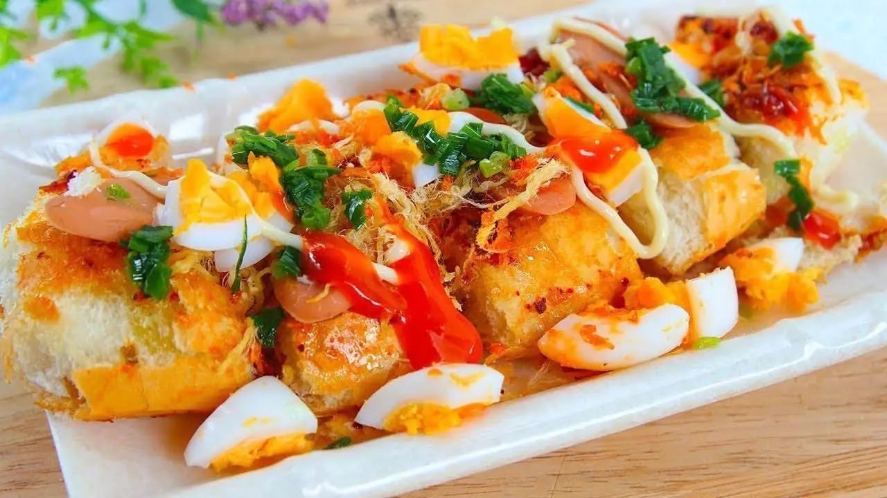 Hình ảnh Combo 2 bánh mì nướng muối ớt - 2 bánh cá nhân phomai kéo sợi