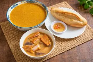 Hình ảnh Phá lấu bánh mì