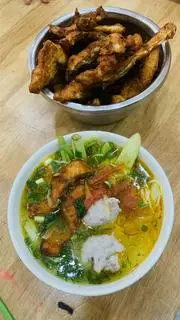 Hình ảnh Mì Quảng Chả Cá Thác Lác Nguyên Chất