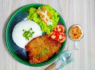 Hình ảnh Cơm sườn cốt lết nướng