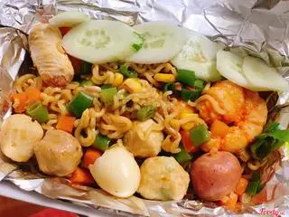 Hình ảnh Mì trộn đặc biệt full topping