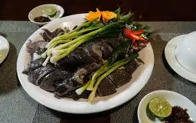Hình ảnh GÀ ĐEN HẤP HÀNH NGUYÊN CON