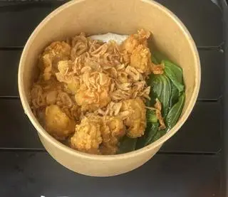 Hình ảnh mì indomia trộn ba chỉ heo chiên 