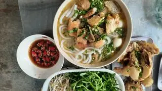Hình ảnh Bánh canh đặc biệt đầy đủ