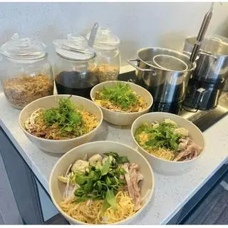 Hình ảnh Phở gà trộn