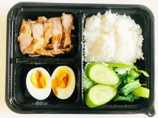 Hình ảnh Cơm trứng + thịt heo chiên xù