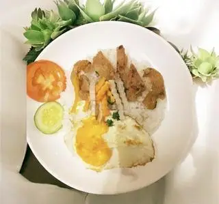 Hình ảnh Cơm sườn nhỏ ốp la