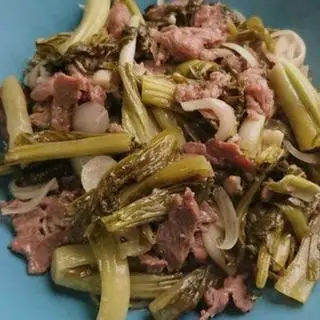 Hình ảnh Cơm chiên bò om cải chua 