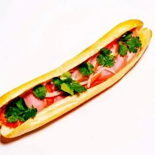 Hình ảnh Bánh mì que thịt hun khó