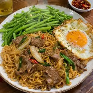 Hình ảnh Mì xào bò trứng