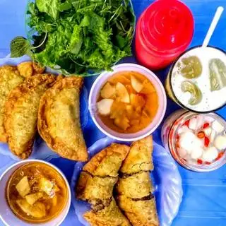 Hình ảnh Combo ( mẹt bánh gối 6 cái +   Nem chua 5 cái+ 5 tào phớ thập cẩm nước đường )