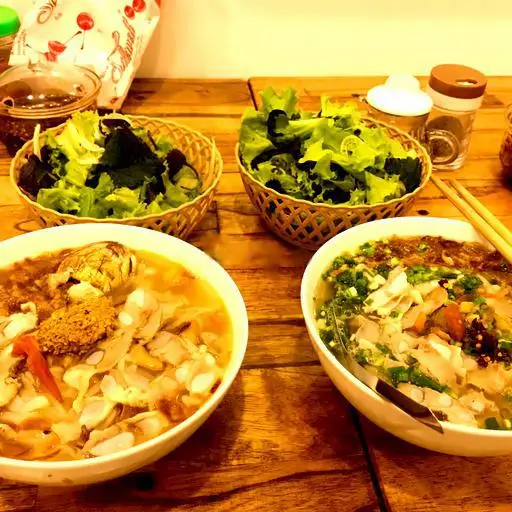 Hình ảnh Bún riêu tóp mỡ giò mọc bò