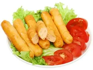 Hình ảnh Mì trộn xúc xích phô mai