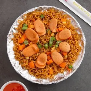 Hình ảnh Mì trộn xúc xích