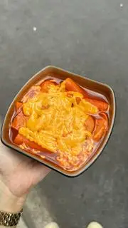Hình ảnh Tokbokki chả cá sốt phô mai