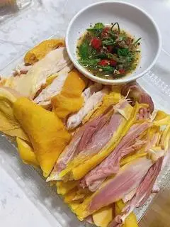 Hình ảnh Nửa con gà Ủ Muối