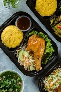 Hình ảnh Cơm gà sốt mắm tỏi