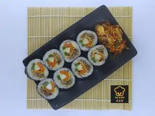 Hình ảnh Kimbap ba chỉ nướng