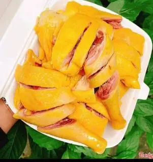 Hình ảnh Gà ủ muối 1 con ăn mát