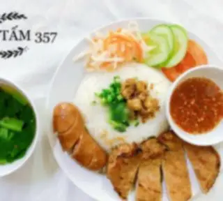 Hình ảnh Cơm sườn nạc (cốt lết), lạp xưởng