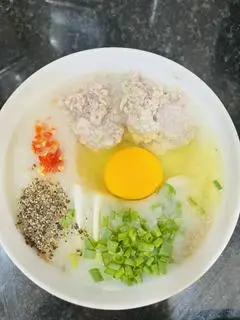 Hình ảnh Cháo Thịt Bằm Trứng Gà Ta