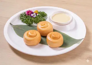 Hình ảnh Bánh Bao Chiên Chấm Sữa Đặc