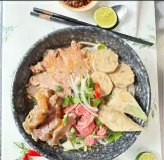 Hình ảnh Bún bò thập cẩm(ko giò)